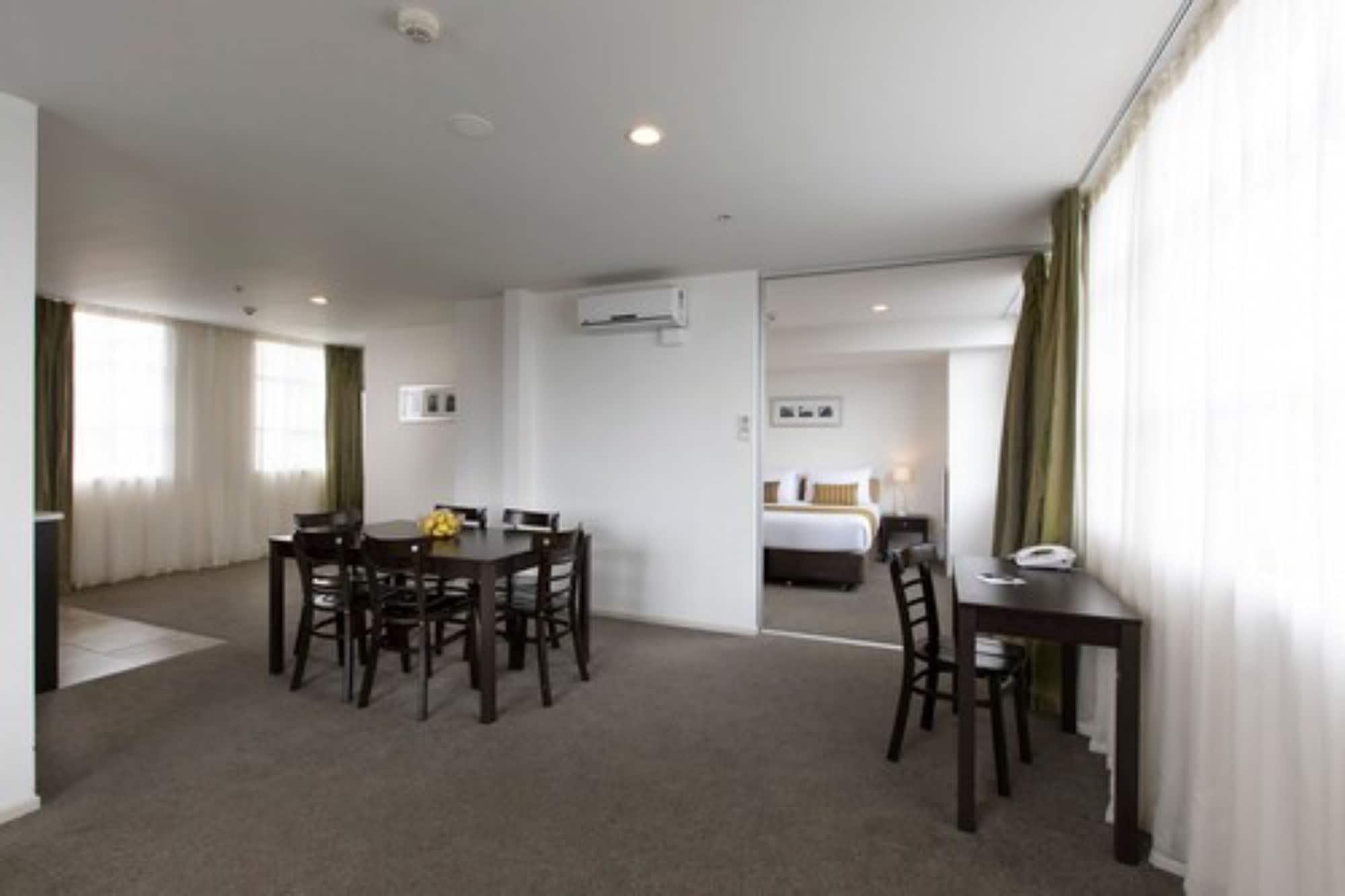Quest On London Aparthotel Hamilton Buitenkant foto