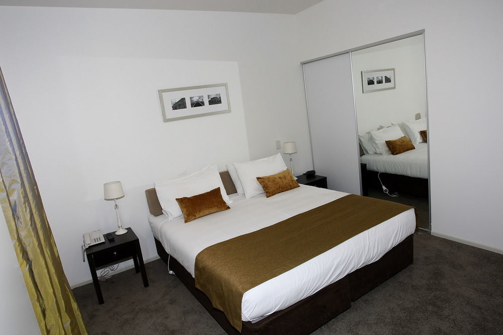 Quest On London Aparthotel Hamilton Buitenkant foto